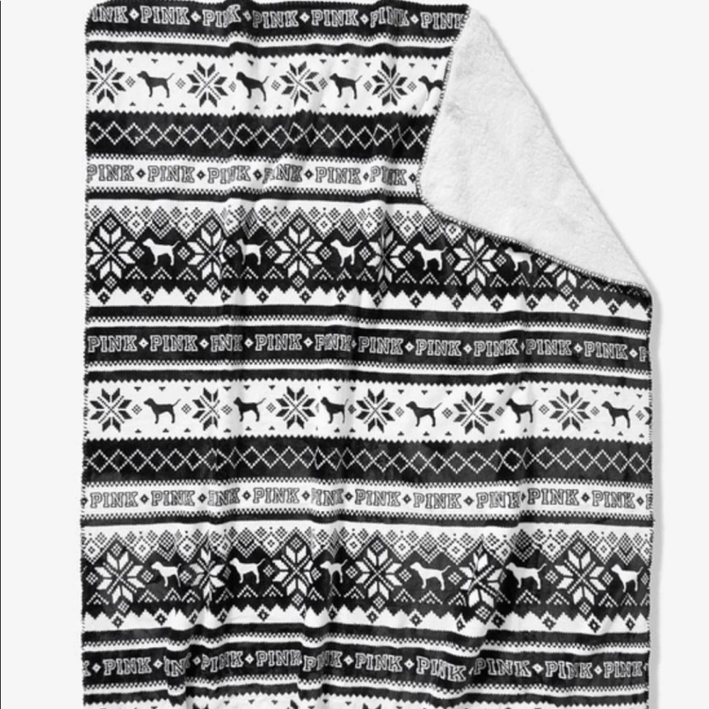 VS PINK Sherpa blanket black and white